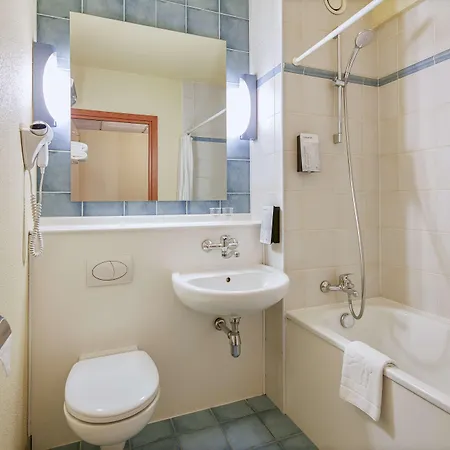 Campanile Hotell 2*
