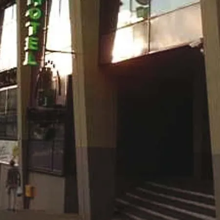 坎普尼尔什切青酒店 酒店 2*